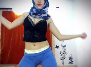 Stomach dance, cam hijab bare